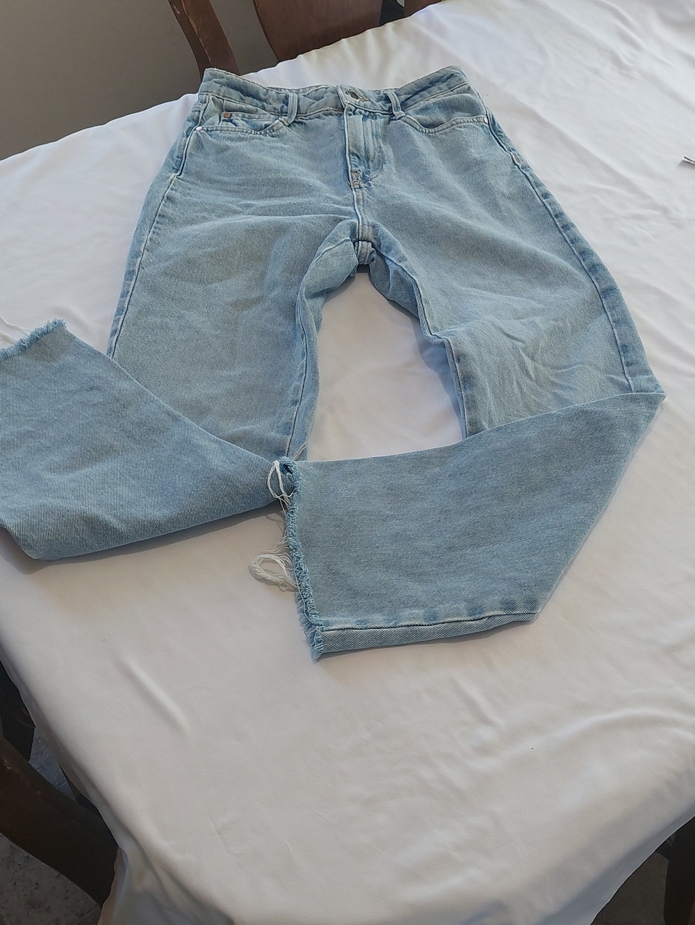 Zara Light Blue Denim Jeans.distressed Hemming .Size